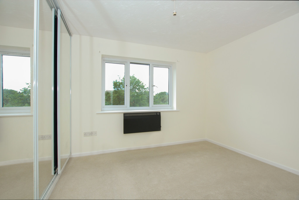 1 bed apartment for sale in Willenhall Drive, Hayes  - Property Image 4