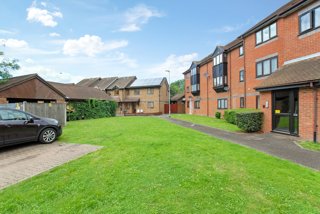 1 bed apartment for sale in Willenhall Drive, Hayes  - Property Image 6