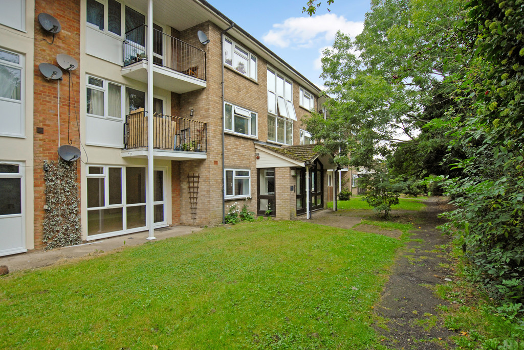 2 bed apartment to rent in Buttlehide, Rickmansworth  - Property Image 10