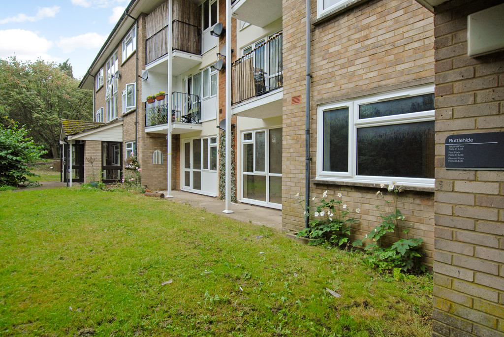 2 bed apartment to rent in Buttlehide, Rickmansworth  - Property Image 11