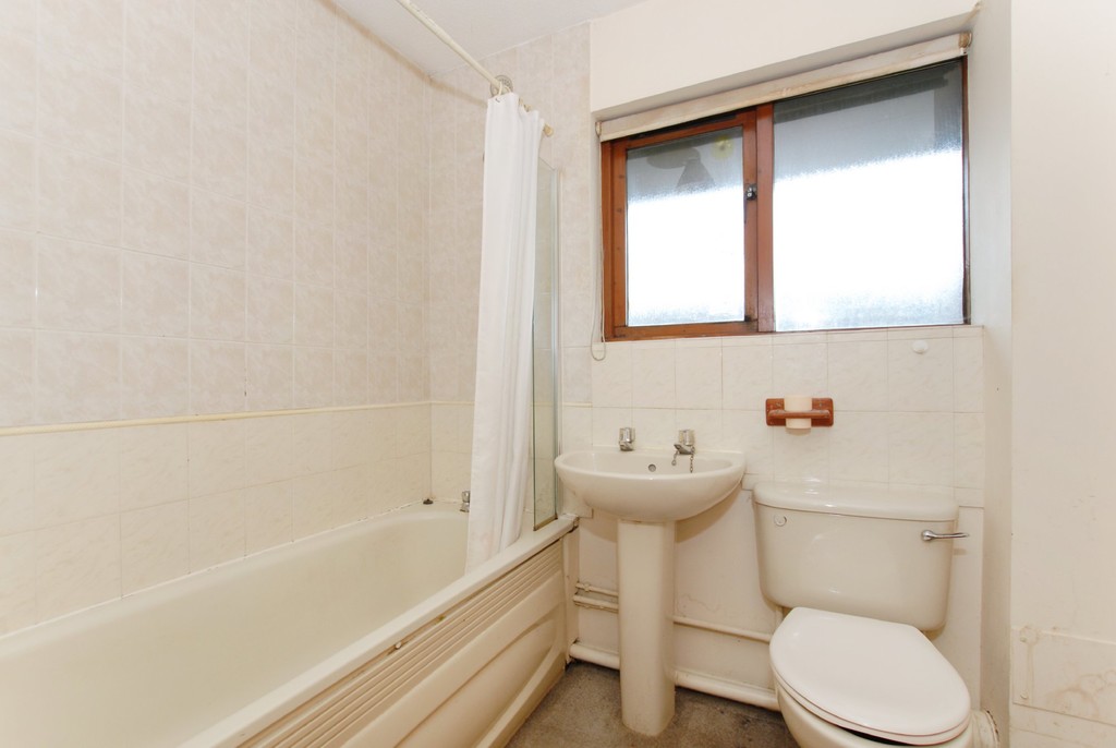1 bed apartment for sale in Ryeland Close, West Drayton  - Property Image 5