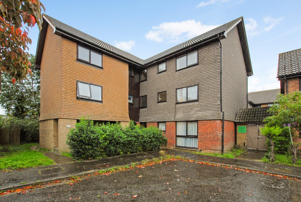 1 bed apartment for sale in Ryeland Close, West Drayton - Property Image 1