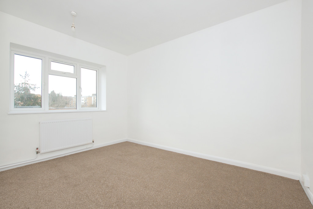 2 bed flat to rent in North Orbital Road, Denham  - Property Image 5