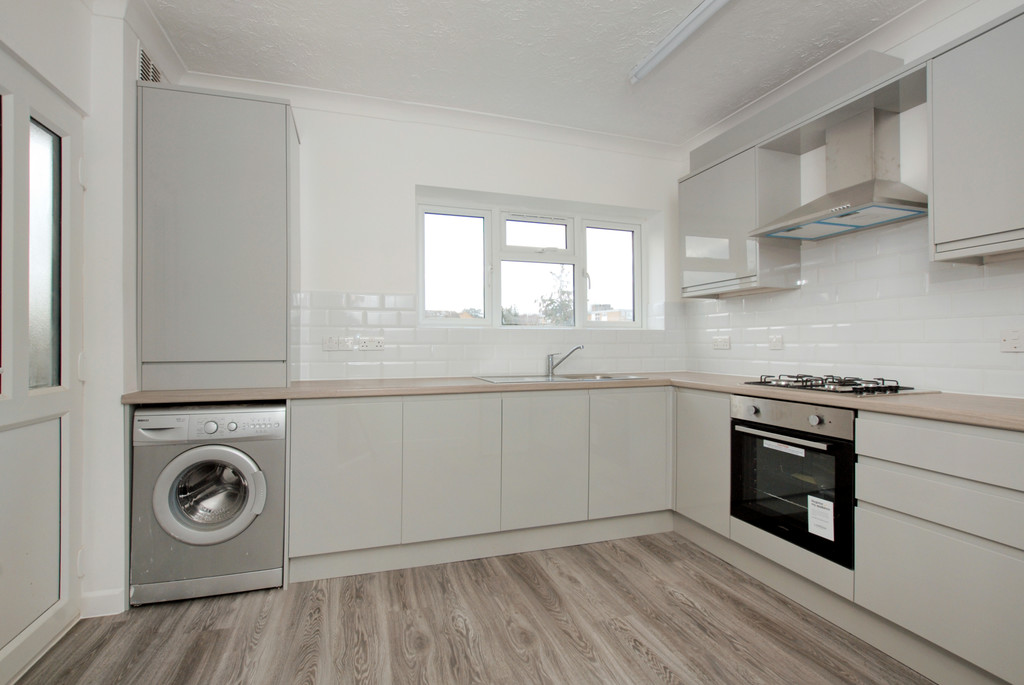 2 bed flat to rent in North Orbital Road, Denham  - Property Image 6