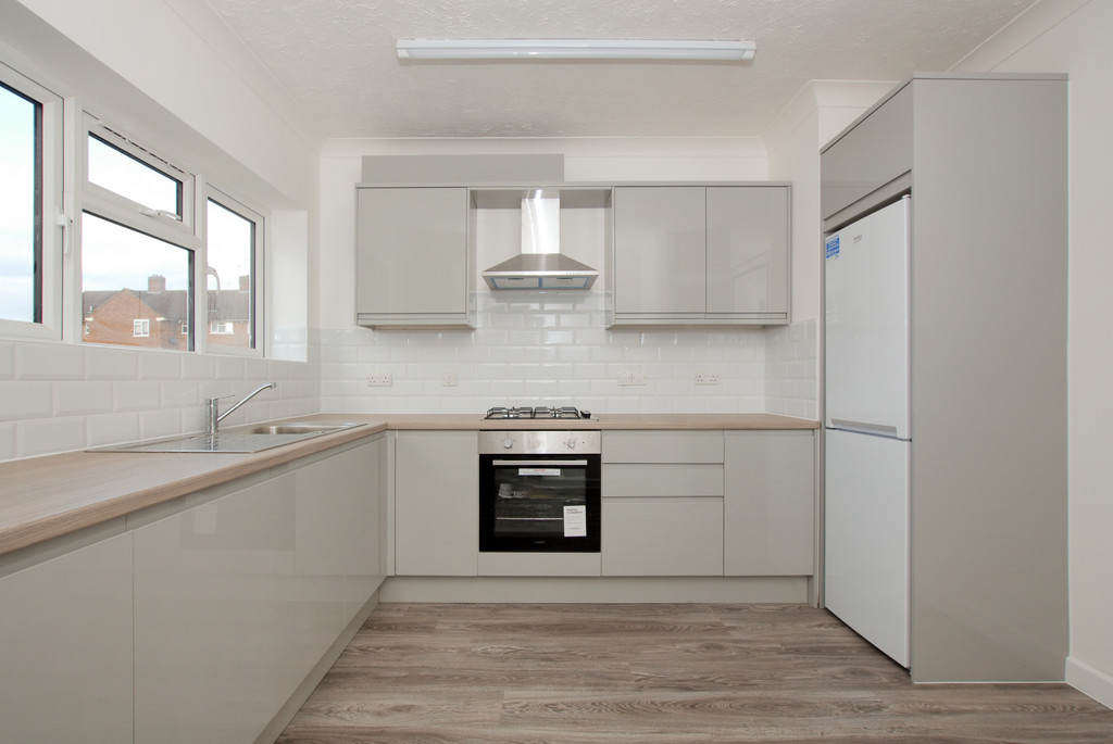2 bed flat to rent in North Orbital Road, Denham  - Property Image 7