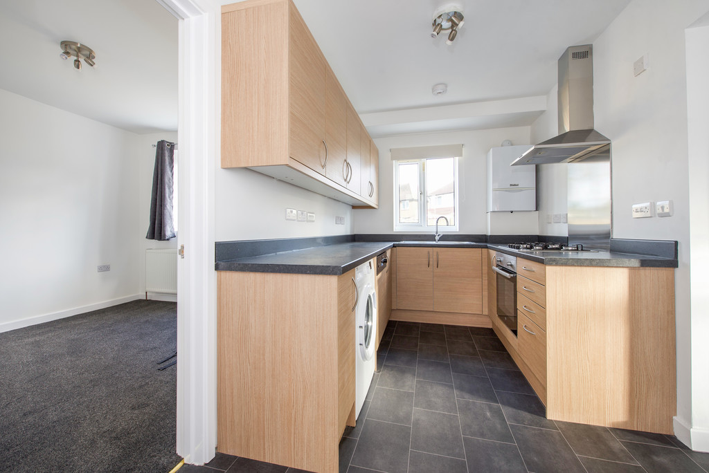 2 bed ground floor maisonette to rent in Gordon Road, West Drayton  - Property Image 13