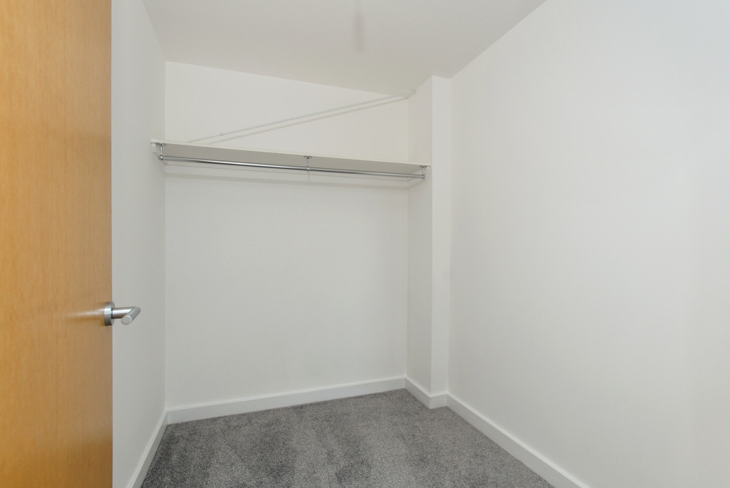 3 bed apartment for sale in High Street, Uxbridge  - Property Image 11