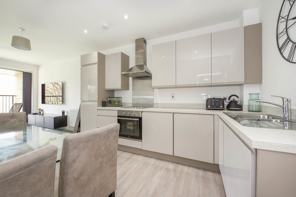 1 bed apartment to rent in Kenley Place, Uxbridge  - Property Image 2
