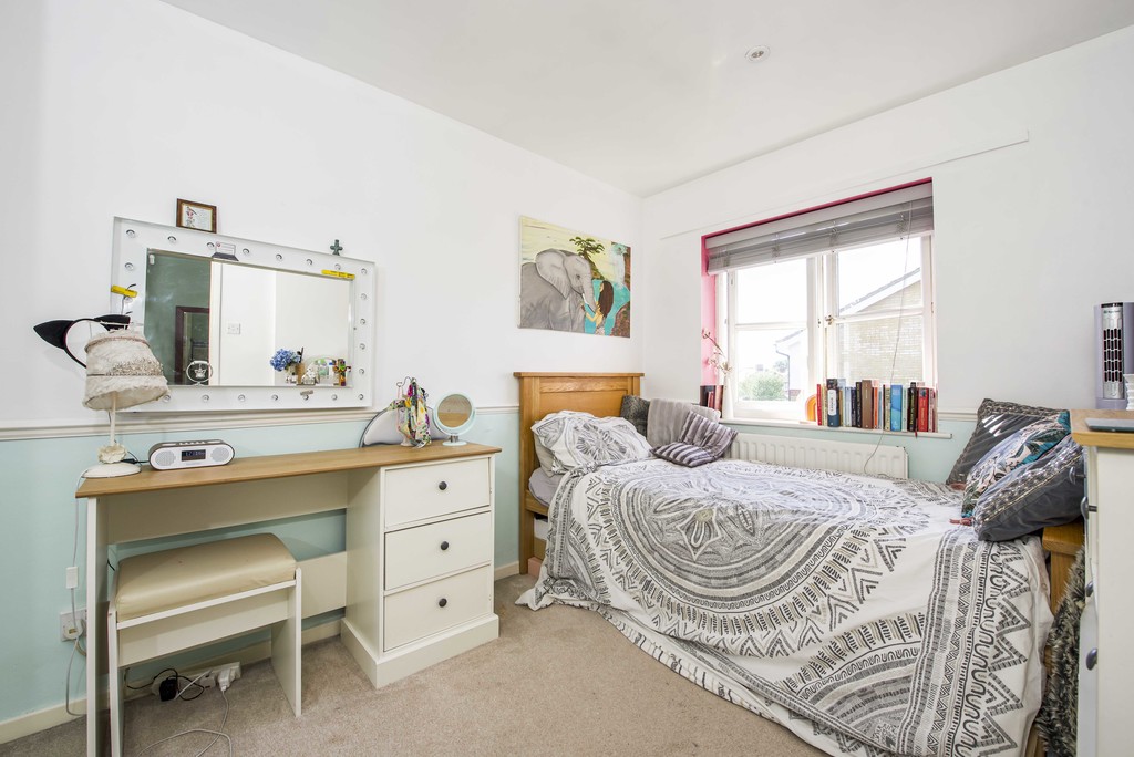 3 bed terraced house to rent in Tollgate Drive, Hayes  - Property Image 7