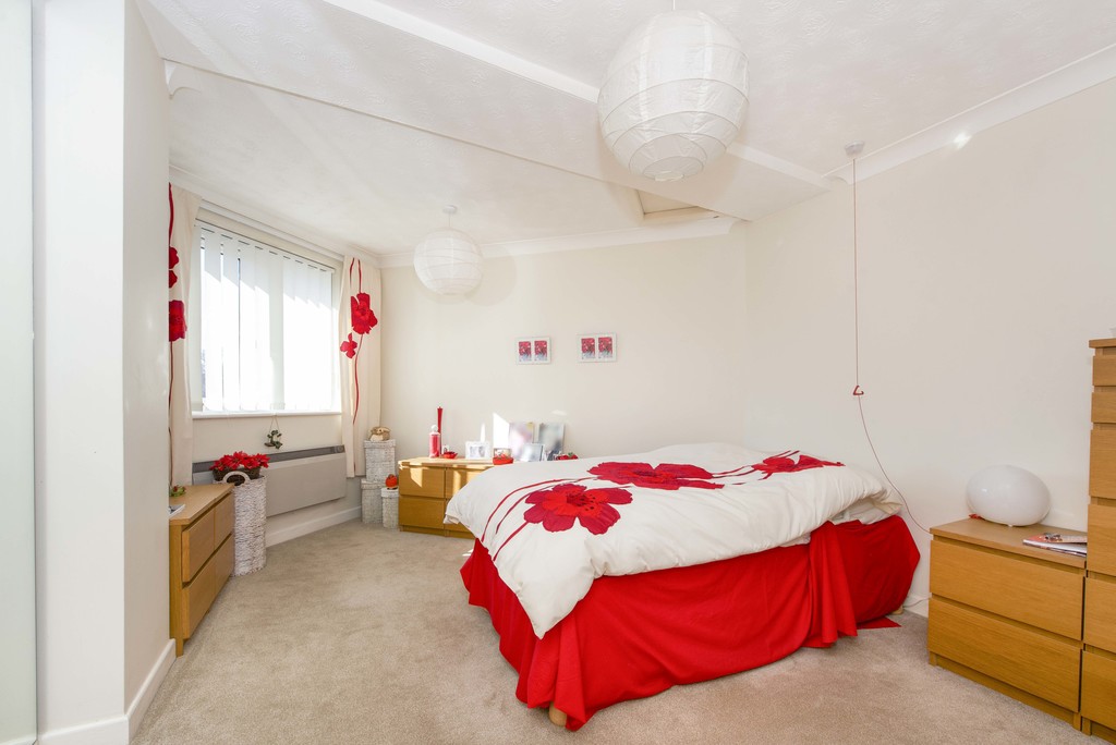 1 bed flat for sale in Leaside Court, Hillingdon  - Property Image 6