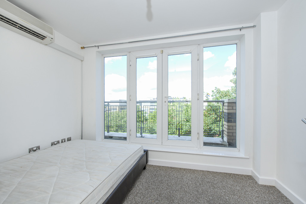 3 bed apartment for sale in High Street, Uxbridge  - Property Image 6