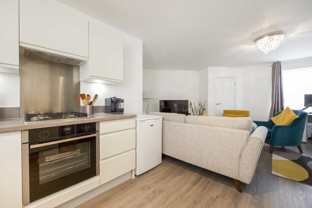 1 bed flat for sale in Sutton Court Road, Uxbridge  - Property Image 5