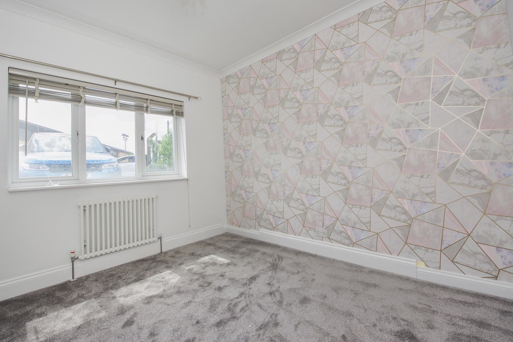 3 bed ground floor maisonette to rent in Horton Road, West Drayton  - Property Image 7