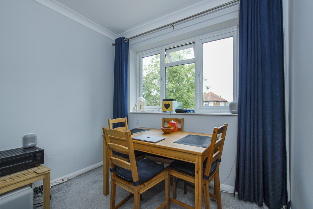 2 bed apartment for sale in Orchard Close, Uxbridge  - Property Image 7
