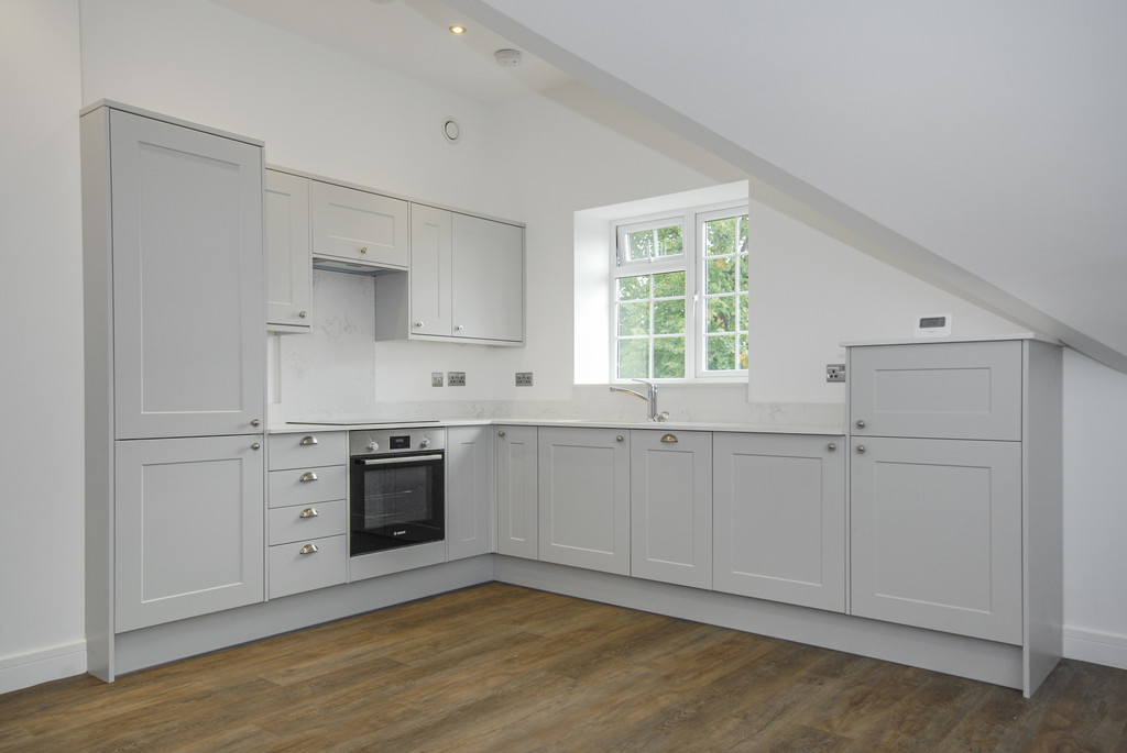 2 bed apartment to rent in Harefield Road, Uxbridge  - Property Image 5