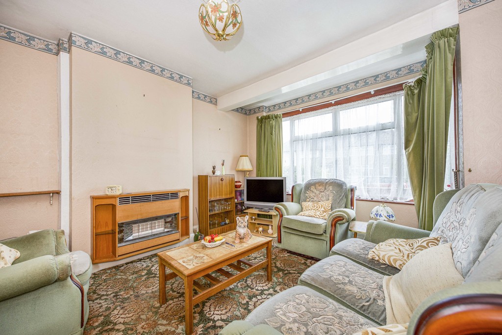 3 bed end of terrace house for sale in Waltham Avenue, Hayes  - Property Image 5