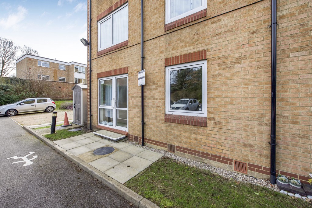 1 bed apartment for sale in Home Manor House, Watford  - Property Image 7