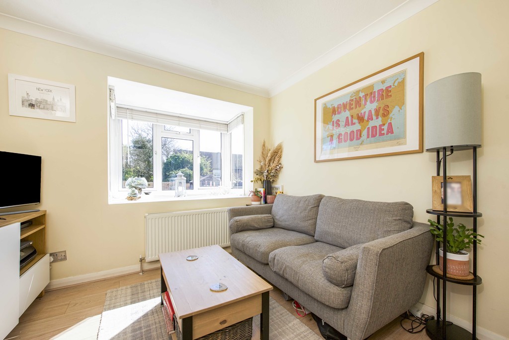 1 bed apartment for sale in Sedley Grove, Uxbridge  - Property Image 9