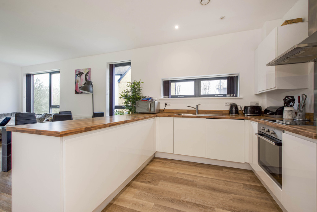 2 bed apartment for sale in Hurricane House, Hillingdon  - Property Image 14
