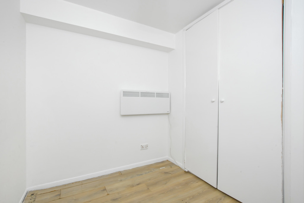 1 bed apartment for sale in Dehavilland Close, Northolt  - Property Image 7