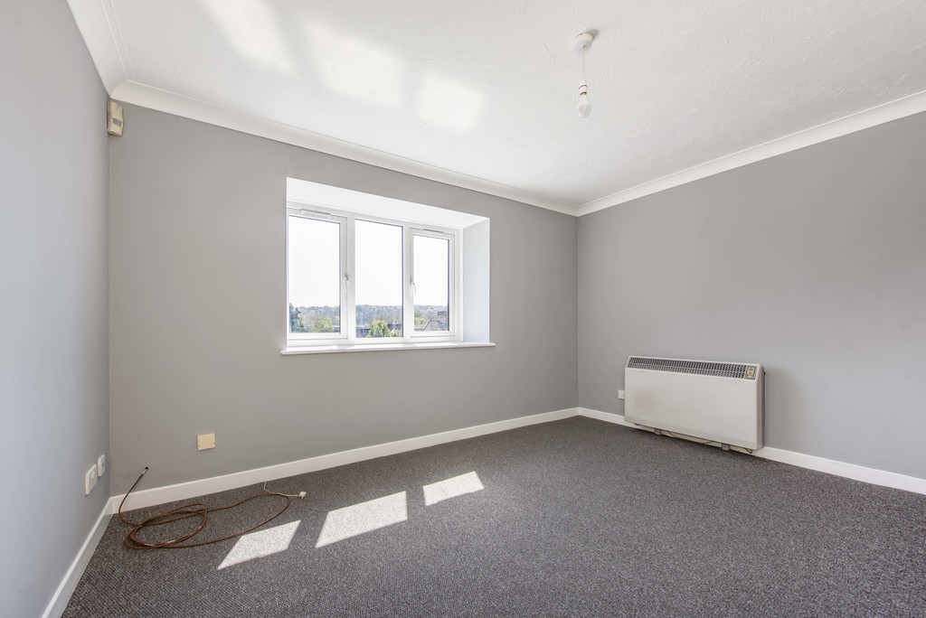 2 bed apartment to rent in Totteridge Avenue, High Wycombe  - Property Image 5