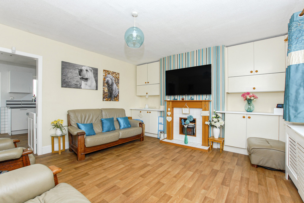 3 bed semi-detached house for sale in St. Marys Road, Uxbridge  - Property Image 2