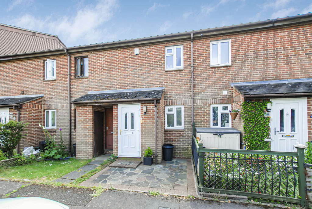 1 bed terraced house for sale in Newcourt, Uxbridge  - Property Image 1