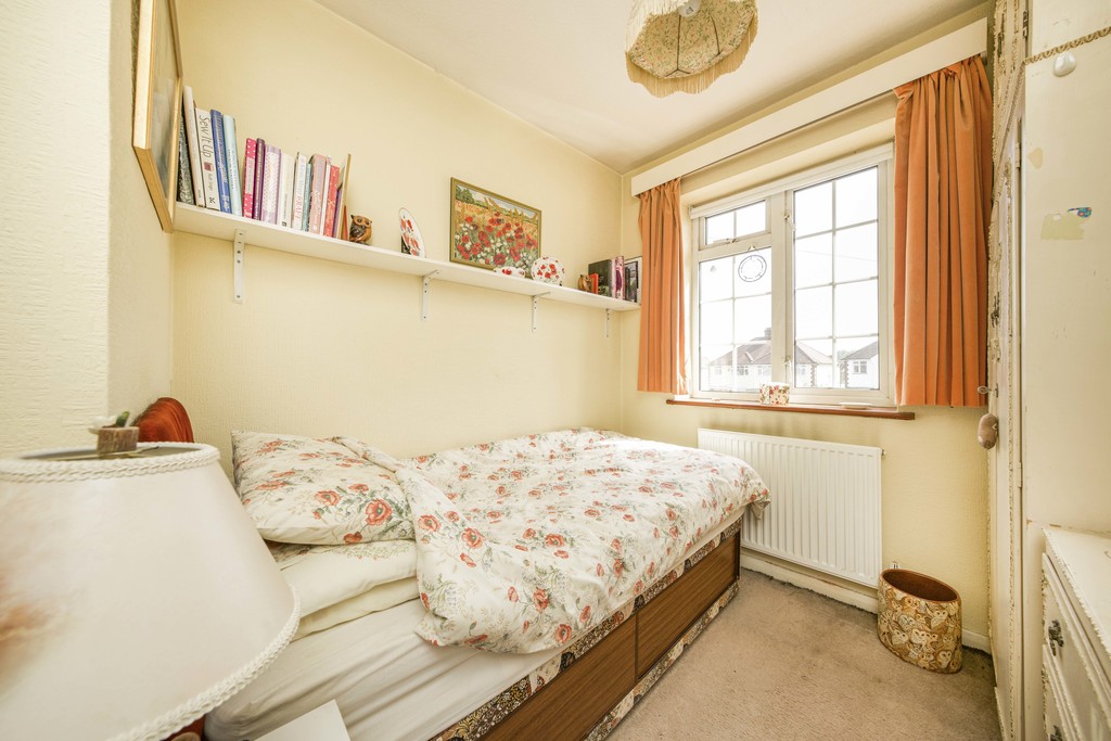 3 bed semi-detached house for sale in Moorfield Road, Uxbridge  - Property Image 11
