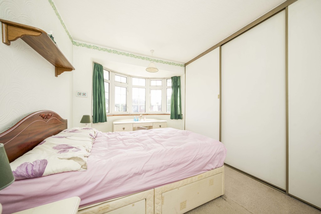 3 bed semi-detached house for sale in Moorfield Road, Uxbridge  - Property Image 9