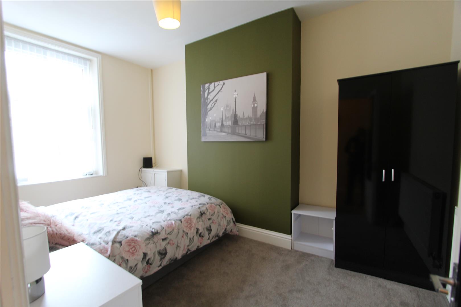 1 bed house share to rent in Briercliffe Road, Burnley  - Property Image 1