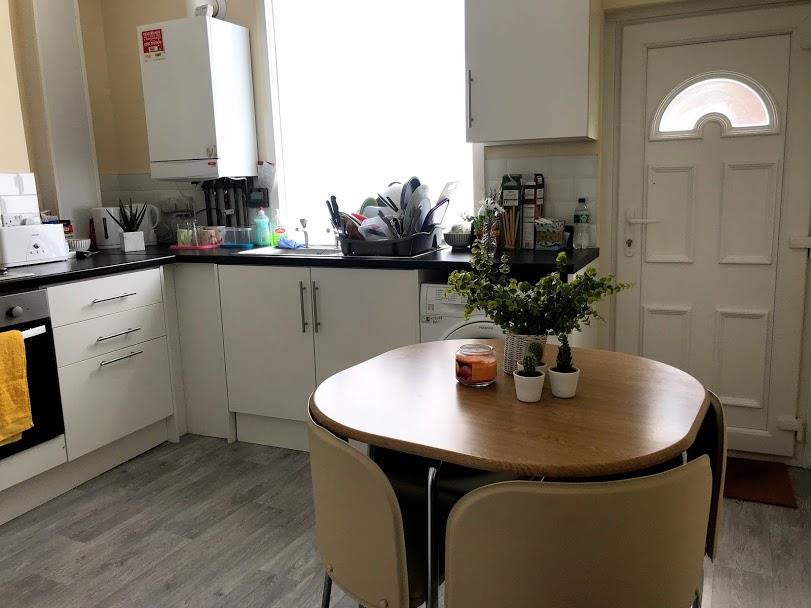 1 bed house share to rent in Briercliffe Road, Burnley 2