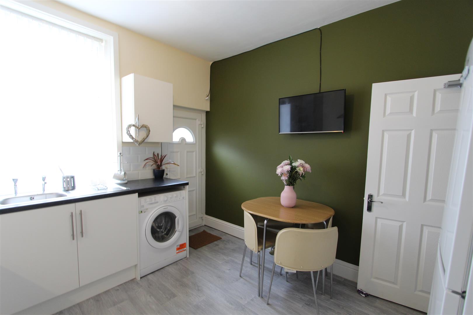 1 bed house share to rent in Briercliffe Road, Burnley - Property Image 1
