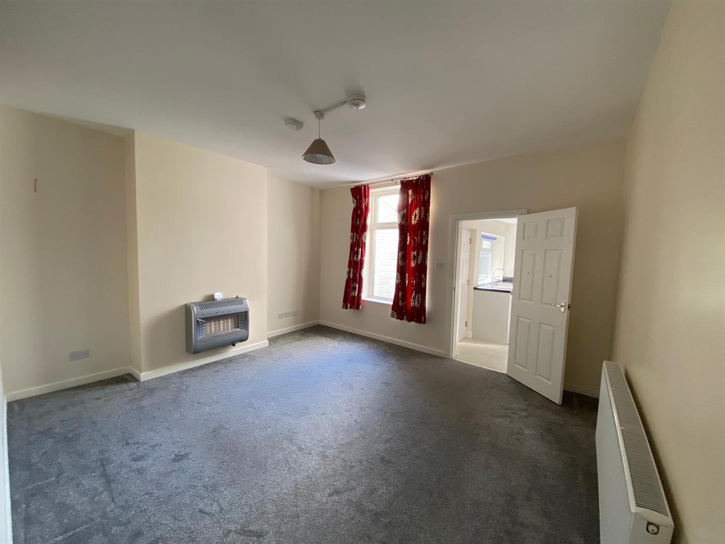 3 bed house to rent in Lyndhurst Road, Burnley  - Property Image 4