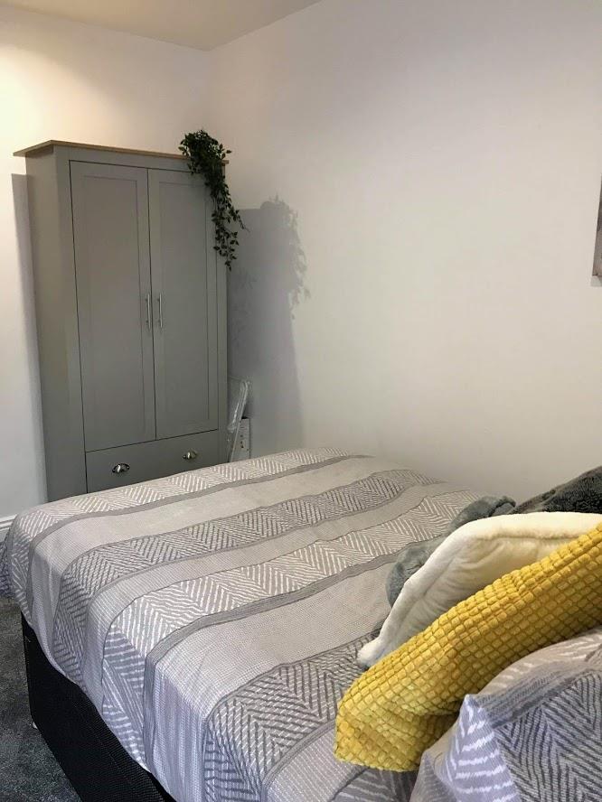 1 bed house share to rent in Burnley Road, Burnley 2