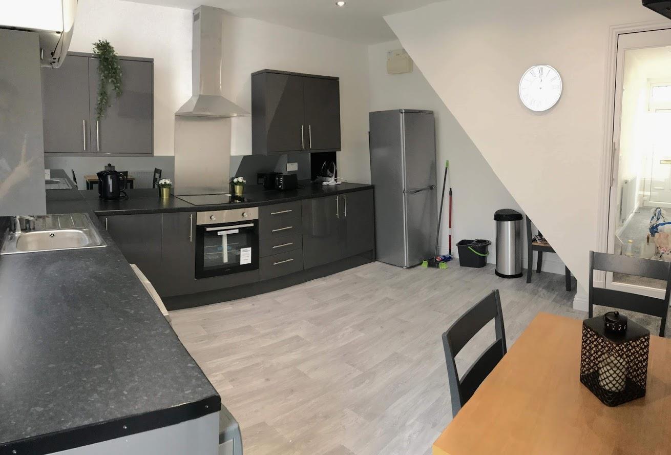 1 bed house share to rent in Burnley Road, Burnley 4