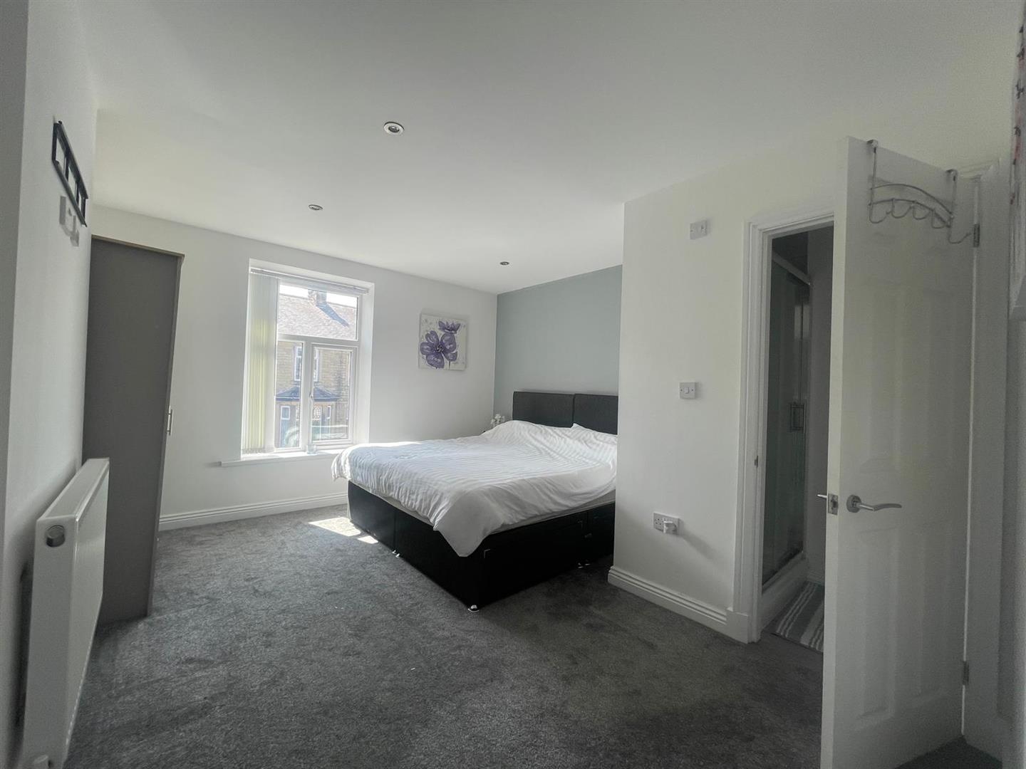 1 bed house share to rent in Burnley Road, Burnley, BB10