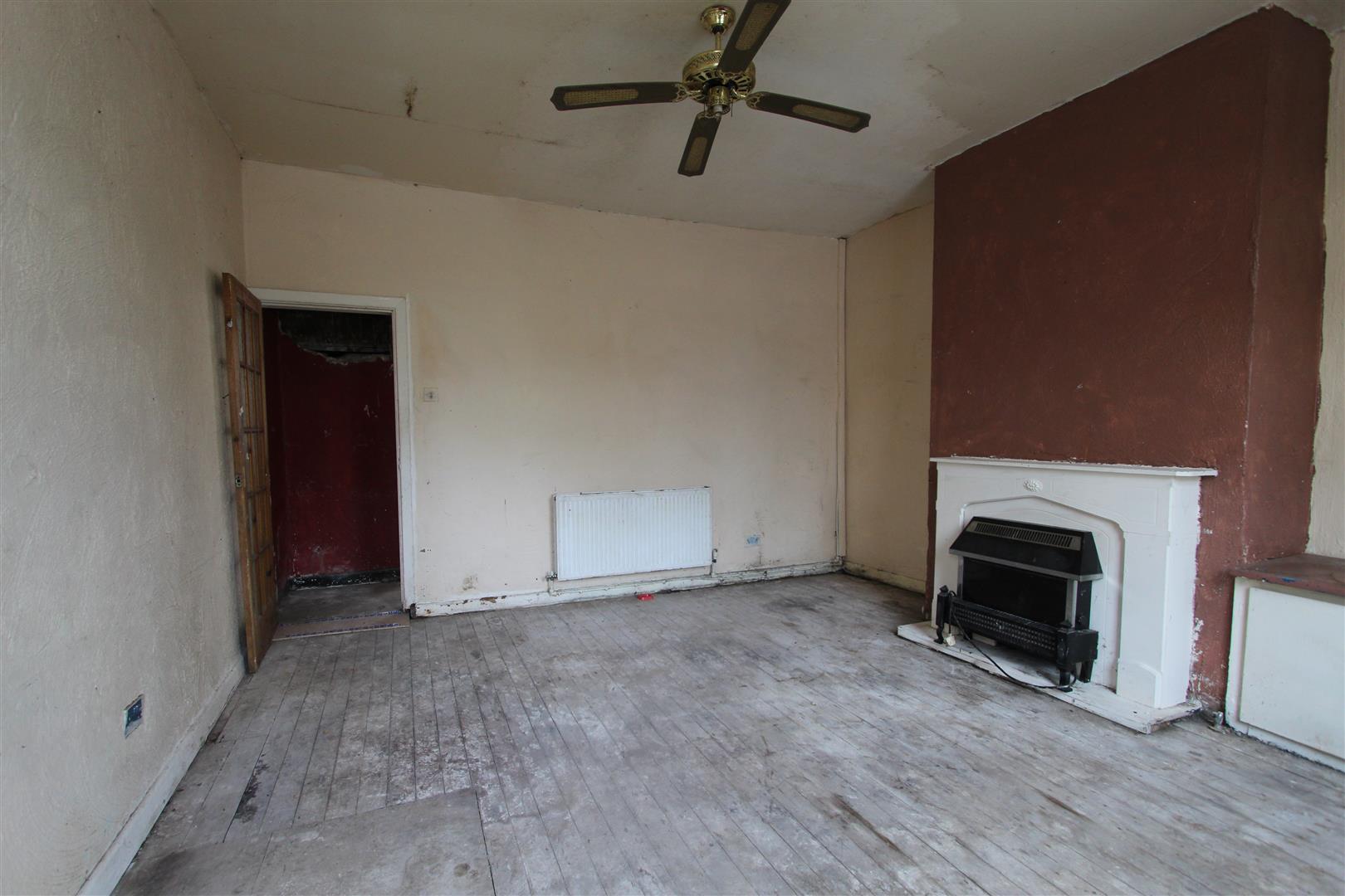 2 bed terraced house for sale in Grey Street, Burnley  - Property Image 2