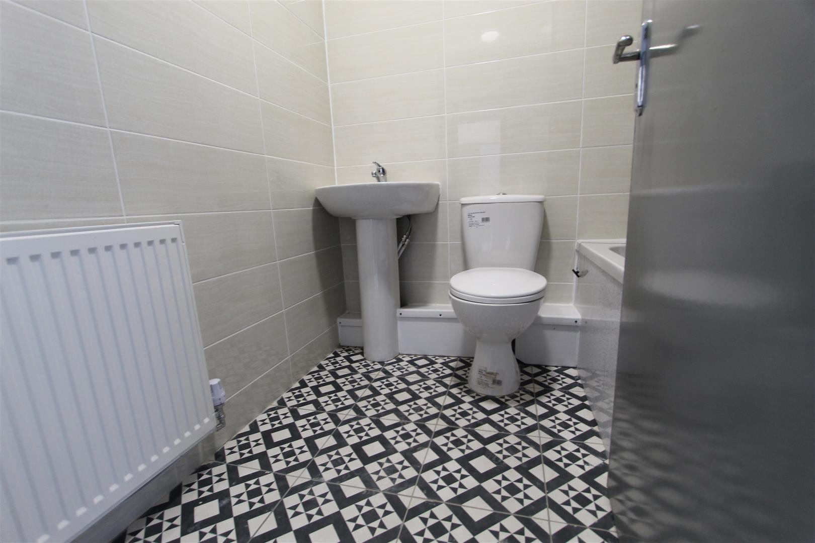 2 bed apartment to rent in Cleaver Street, Burnley 4