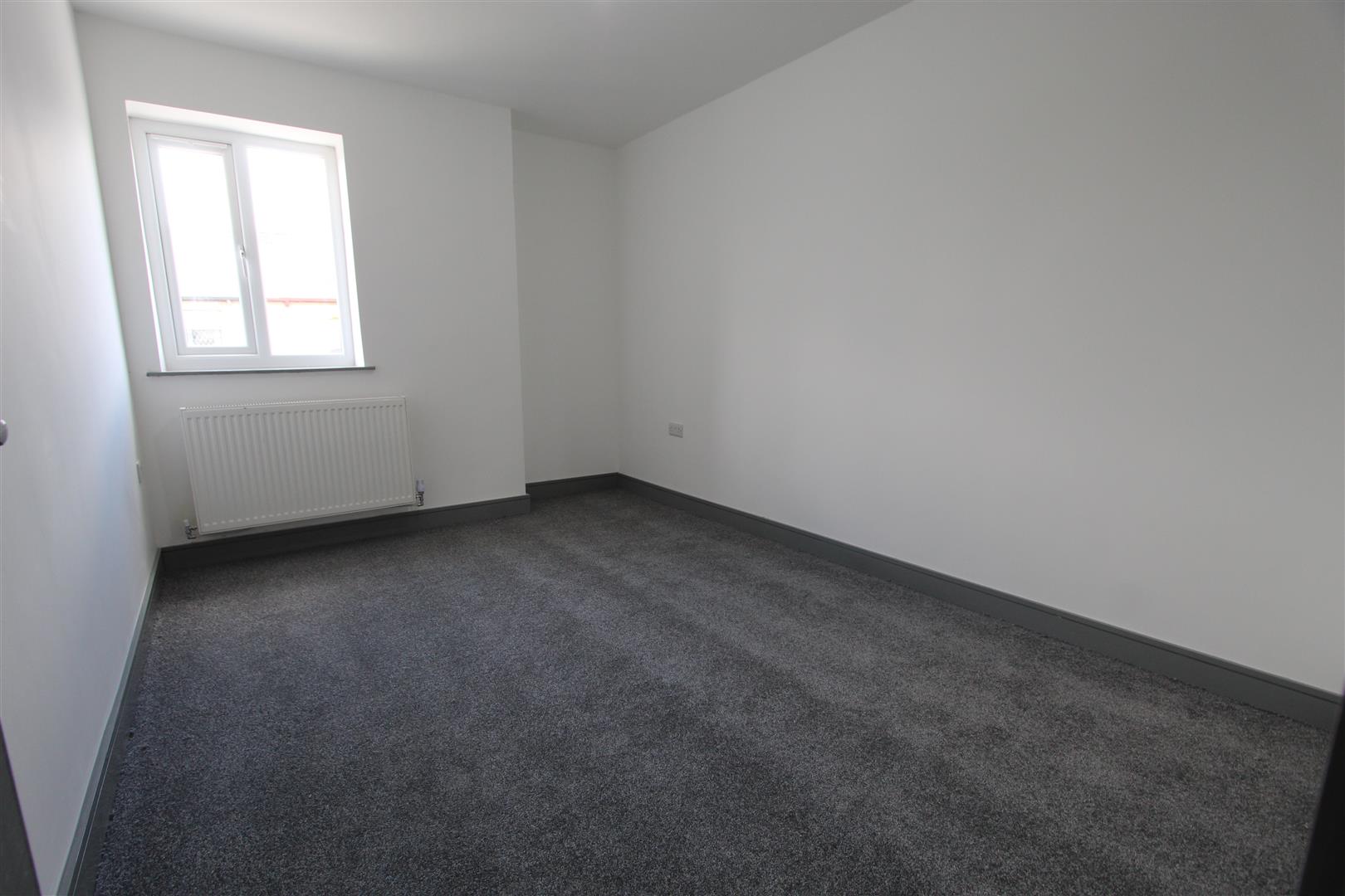 2 bed apartment to rent in Cleaver Street, Burnley 3