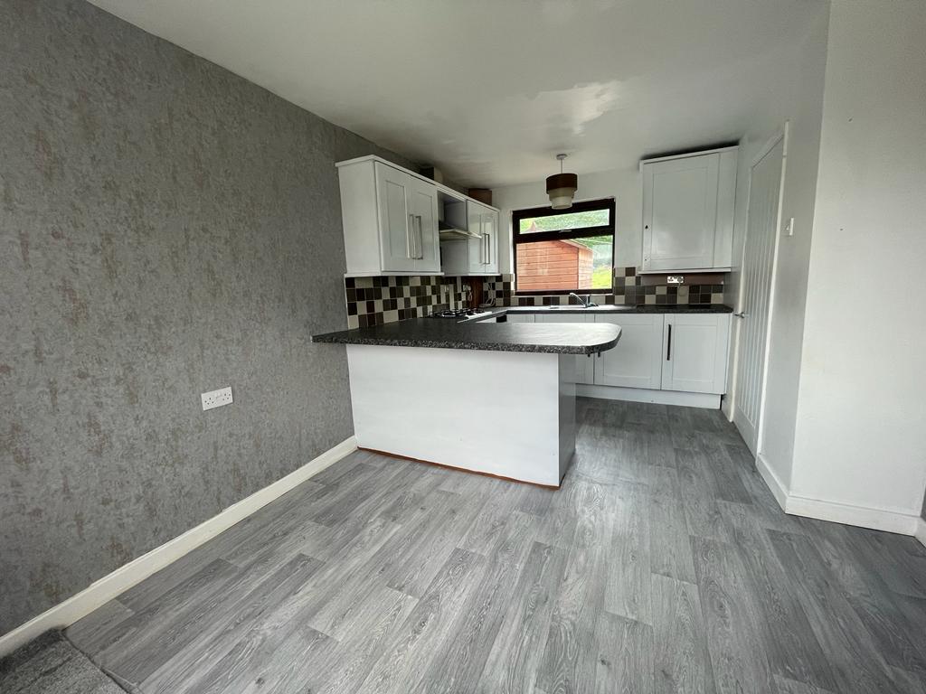 3 bed terraced house for sale in Brunshaw Avenue, Burnley  - Property Image 10