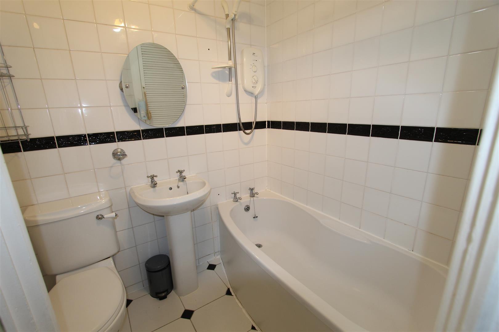 3 bed terraced house for sale in Brunshaw Road, Burnley  - Property Image 16