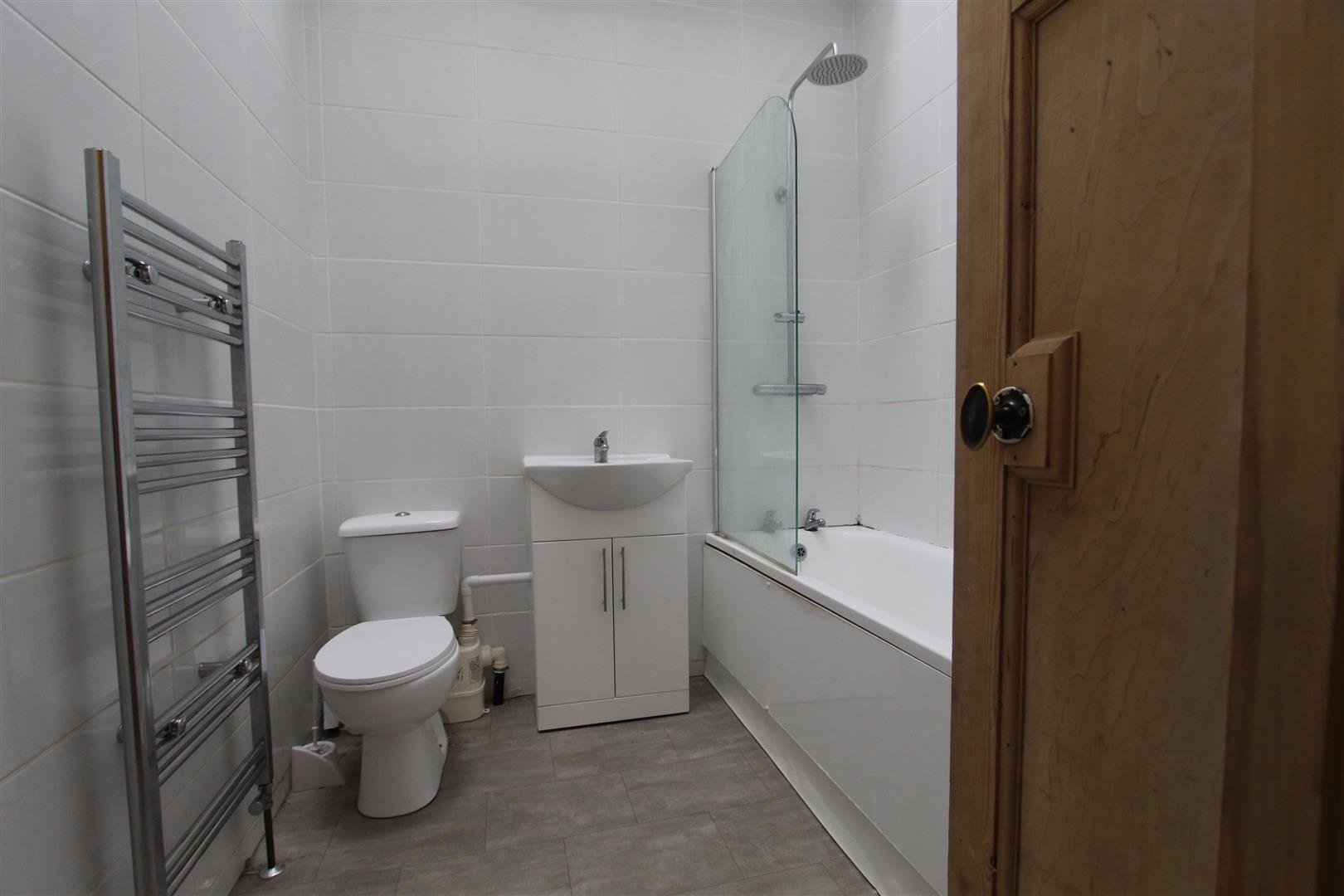 3 bed terraced house for sale in Padiham Road, Burnley  - Property Image 4