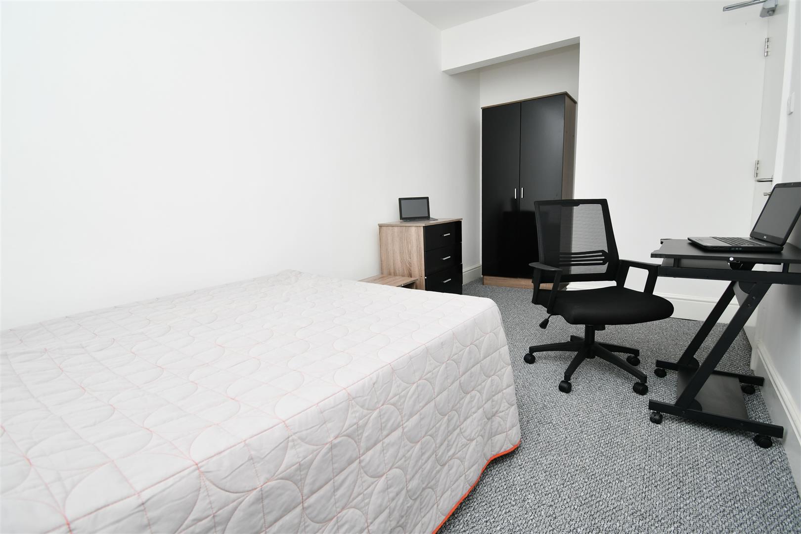 1 bed house share to rent in Albert Street, Burnley 1