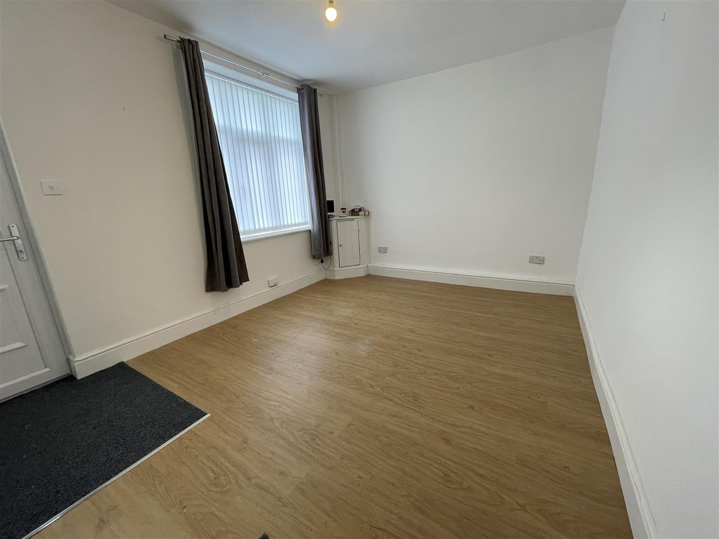 3 bed house to rent in Woodbine Road, Burnley - Property Image 1