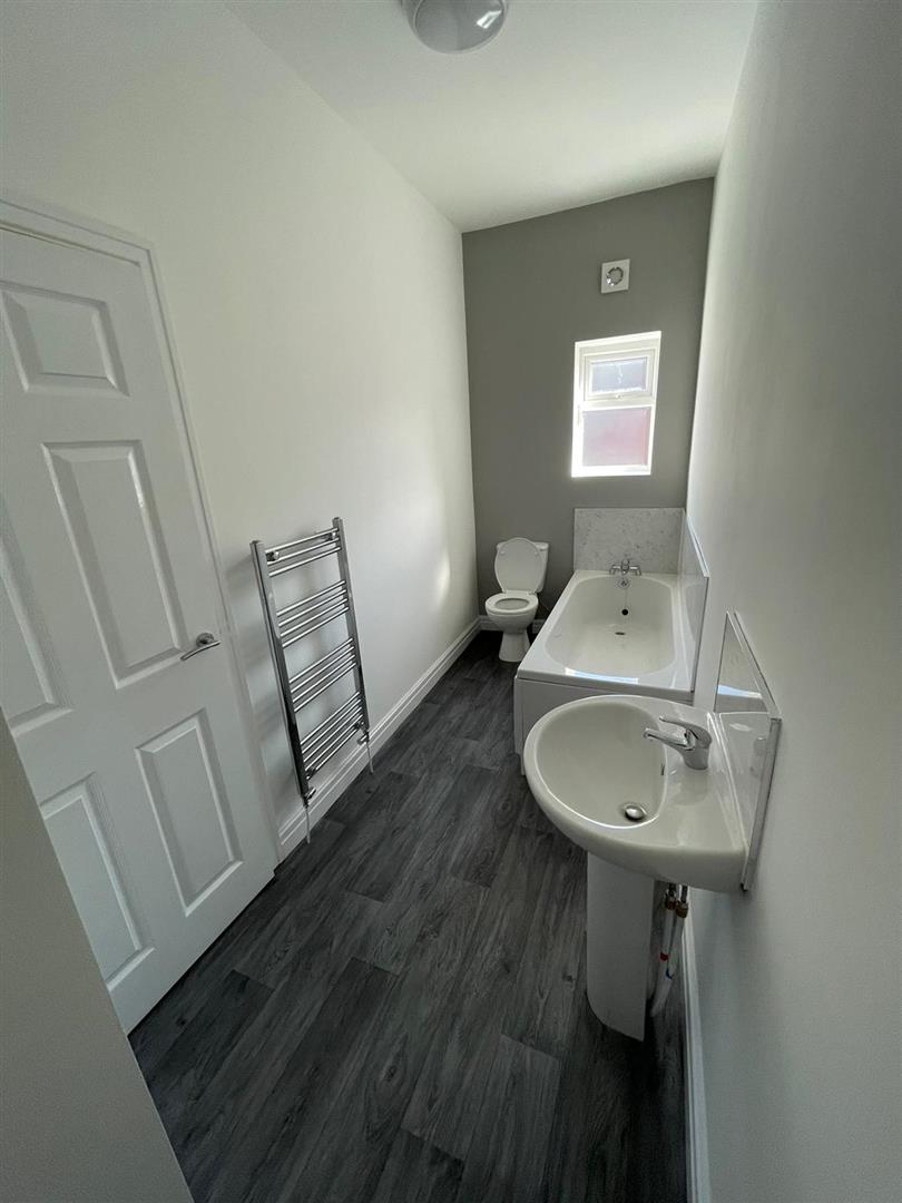 2 bed house to rent in Waterbarn Street, Burnley  - Property Image 6