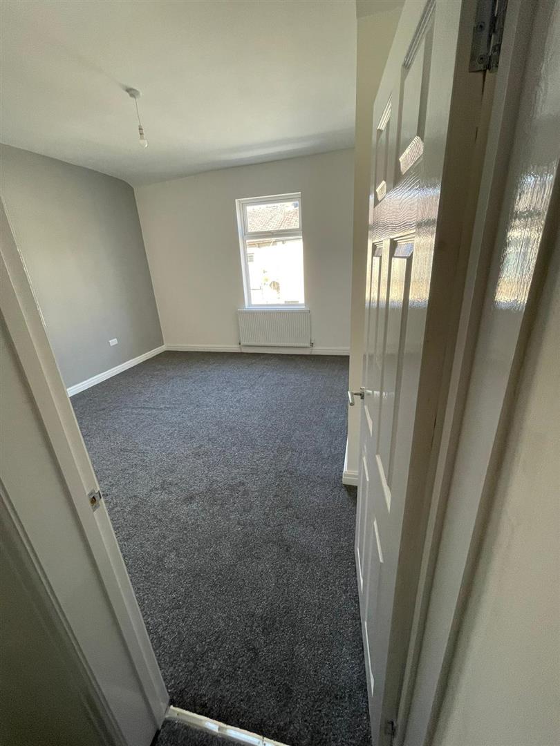 2 bed house to rent in Waterbarn Street, Burnley  - Property Image 5