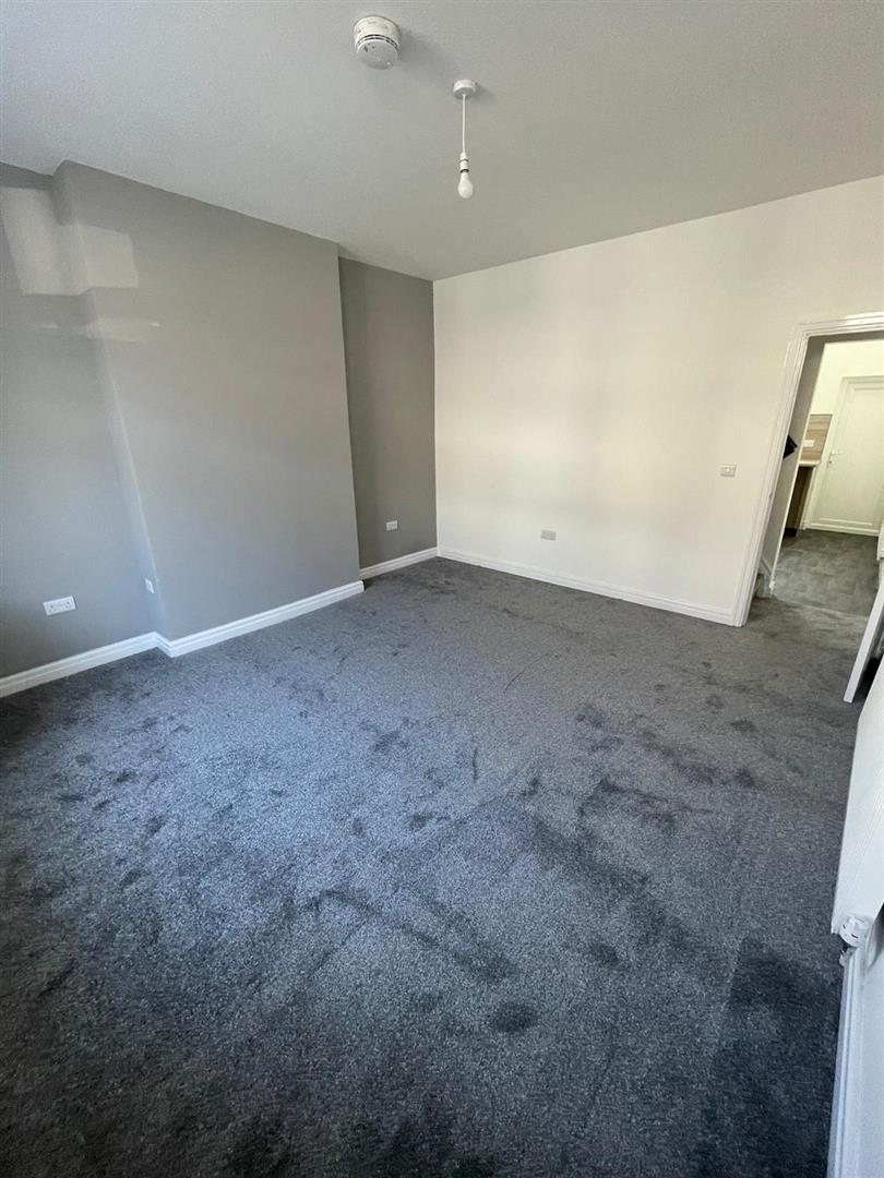 2 bed house to rent in Waterbarn Street, Burnley  - Property Image 3