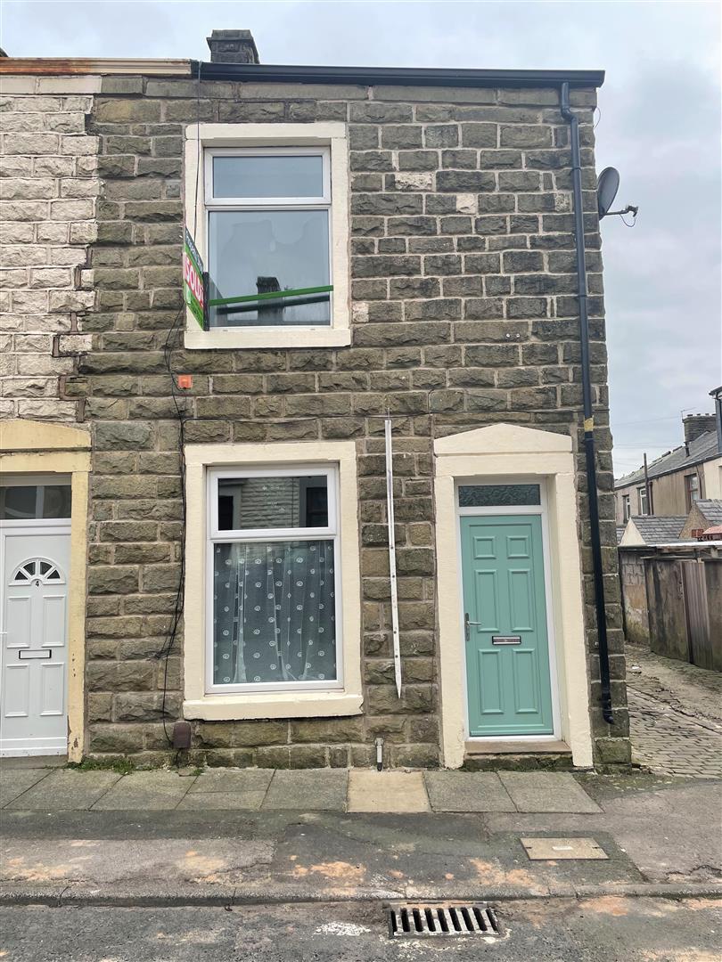 2 bed house to rent in Heywood Street, Blackburn - Property Image 1