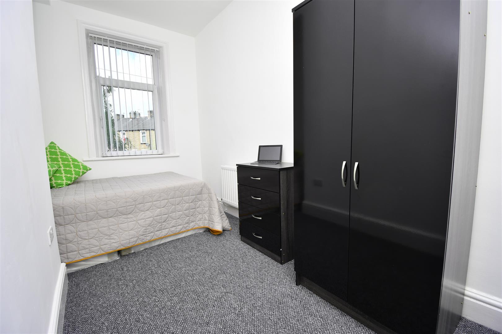 1 bed house share to rent in Coal Clough Lane, Burnley  - Property Image 9