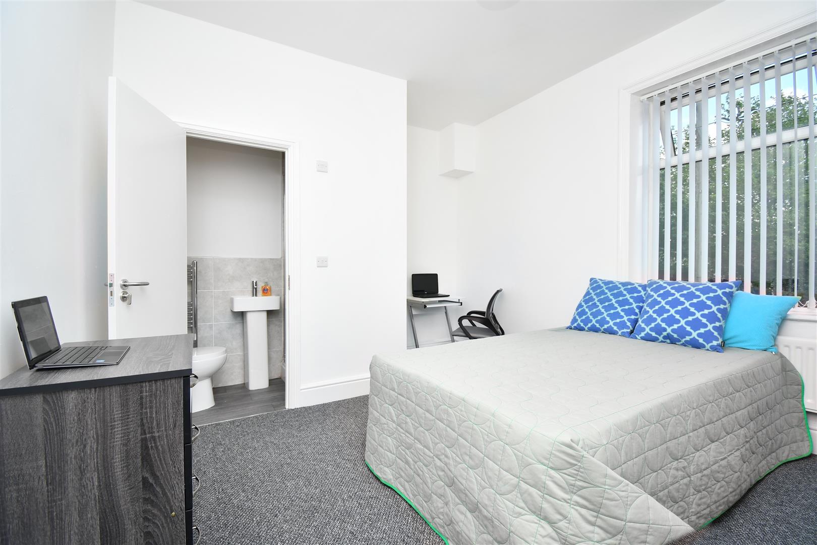 1 bed house share to rent in Coal Clough Lane, Burnley, BB11